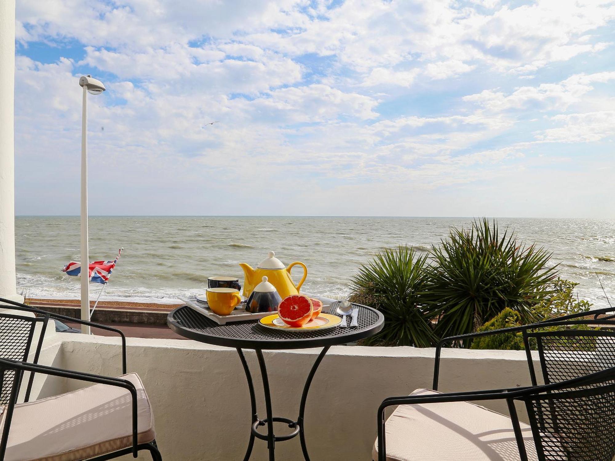 Seashore Apartment Sandgate Exterior photo