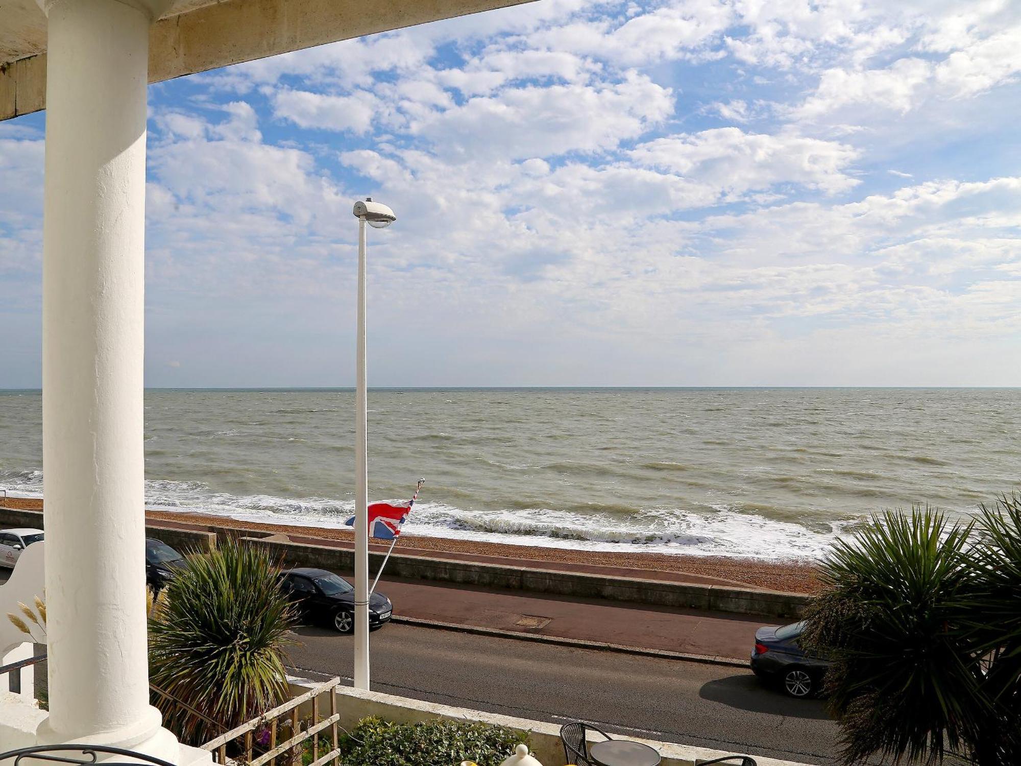 Seashore Apartment Sandgate Exterior photo